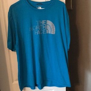Men’s north face tee